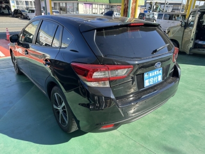 インプレッサスポーツ(スバル)中古車 後方