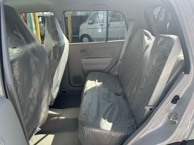 ラパン(スズキ)届出済未使用車 後席内装