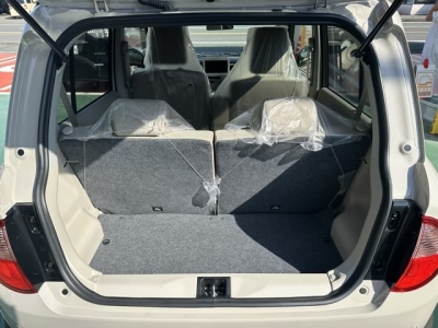 ラパン(スズキ)届出済未使用車 内外装写真他