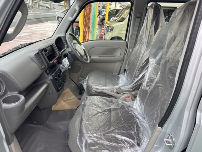 エブリイバン(スズキ)届出済未使用車 前席内装
