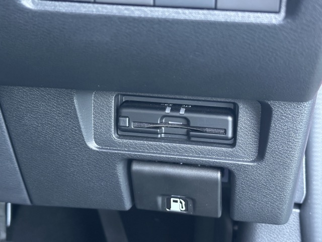 オーラ(ニッサン)ディーラ-試乗車 15