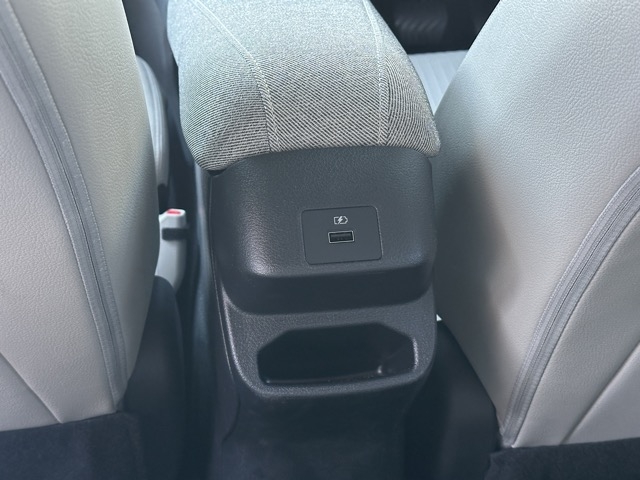 オーラ(ニッサン)ディーラ-試乗車 7