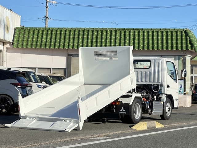 キャンター(三菱)レンタ登録済未使用車 4