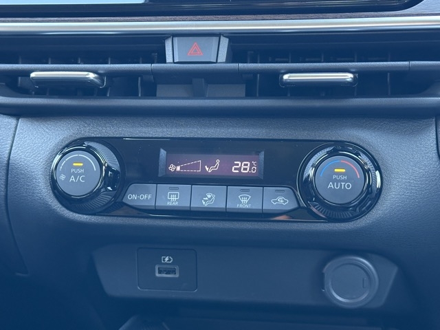 オーラ(ニッサン)中古車 21