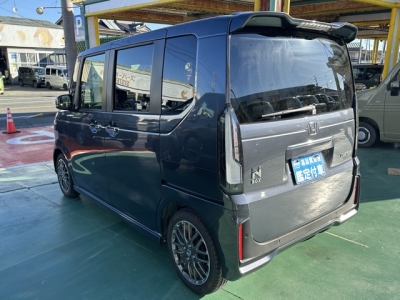 新型N-BOX(ホンダ)届出済未使用車 後方