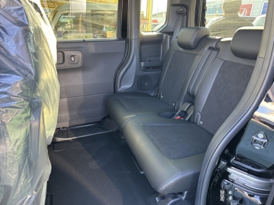 新型N-BOX(ホンダ)届出済未使用車 後席内装