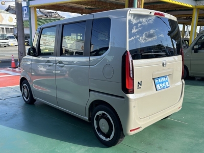 新型N-BOX(ホンダ)中古車 後方