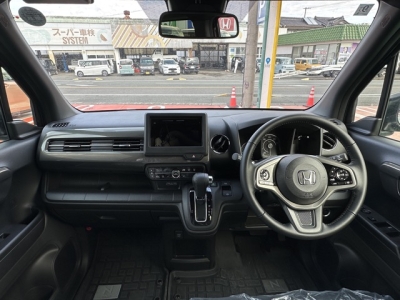 N-WGN(ホンダ)中古車 後席から見た前席