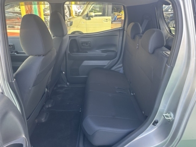 サクラ(ニッサン)中古車 後席内装