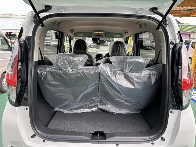 デイズ(ニッサン)新車見本展示無 9