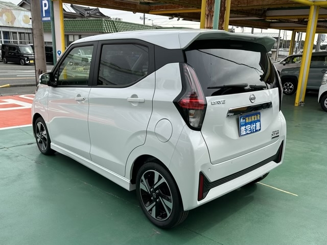 デイズ(ニッサン)新車見本展示無 2