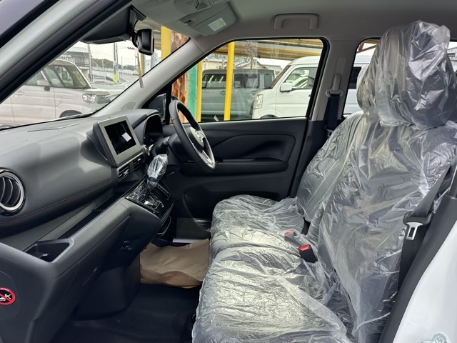 デイズ(ニッサン)新車見本展示無 3