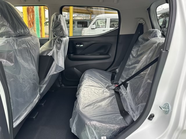 デイズ(ニッサン)新車見本展示無 4