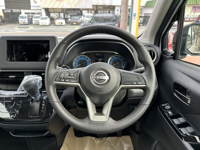 デイズ(ニッサン)新車見本展示無 6