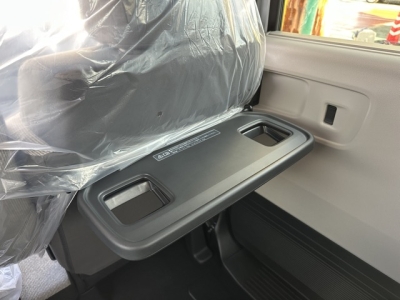 新型N-BOX(ホンダ)届出済未使用車 内外装写真他