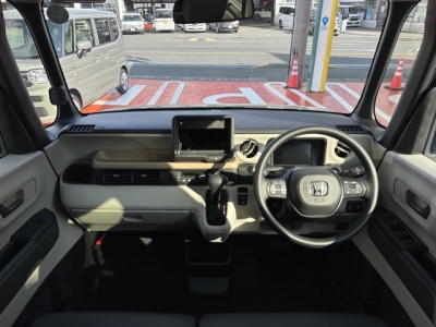 新型N-BOX(ホンダ)届出済未使用車 内外装写真他