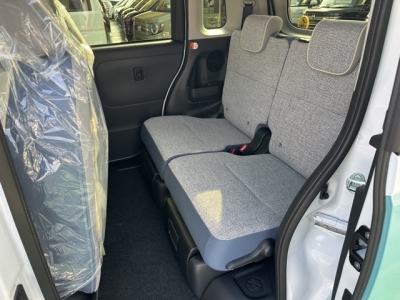 ムーヴキャンバス(ダイハツ)届出済未使用車 後席内装