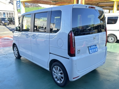 新型N-BOX(ホンダ)届出済未使用車 後方