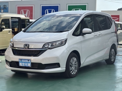 フリード+(ホンダ)登録済未使用車 前方