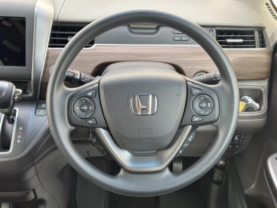 フリード+(ホンダ)登録済未使用車 内外装写真