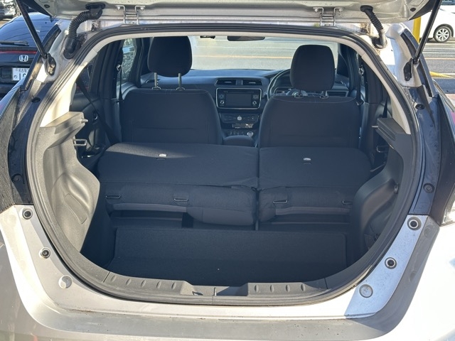 リーフ(ニッサン)中古車 9