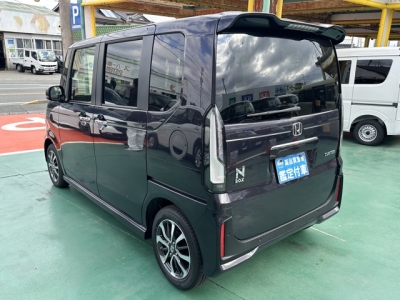 新型N-BOX(ホンダ)届出済未使用車 後方