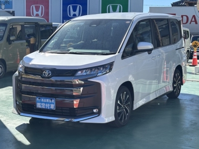 ノア(トヨタ)登録済未使用車 前方