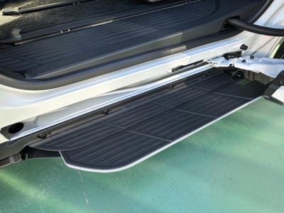 ノア(トヨタ)登録済未使用車 後席から見た前席