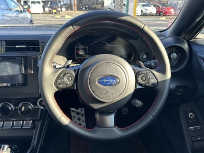 BRZ(スバル)中古車 内外装写真