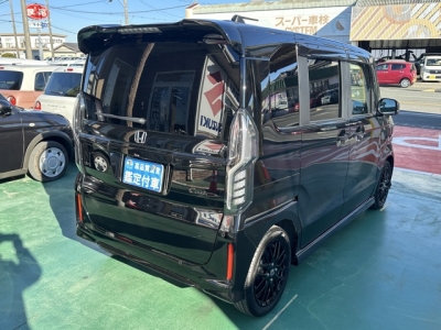 N-BOXカスタム(ホンダ)中古車 内外装写真他２