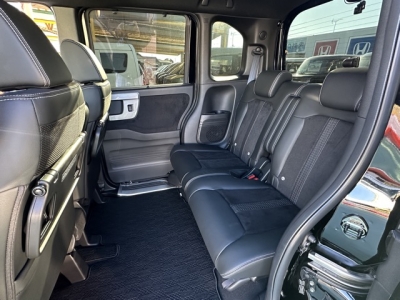 N-BOXカスタム(ホンダ)中古車 前席内装