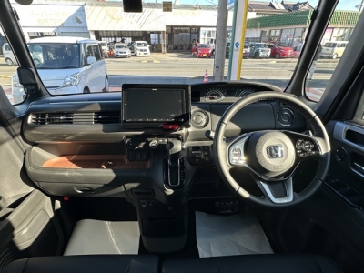 N-BOXカスタム(ホンダ)中古車 内外装写真