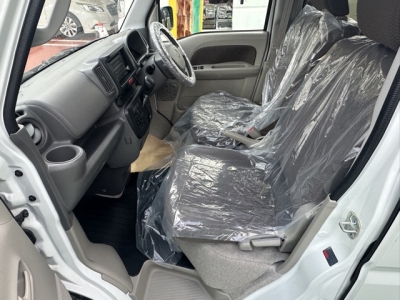 エブリイバンのOEM(スズキ)中古車 前席内装