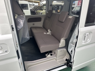 エブリイバンのOEM(スズキ)中古車 後席内装