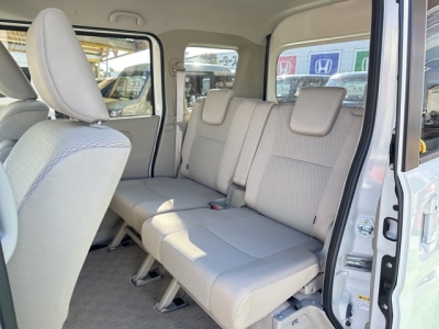 エブリイワゴン(スズキ)中古車 後席内装