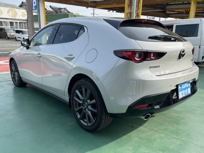MAZDA3 ファストバック(マツダ)中古車 後方