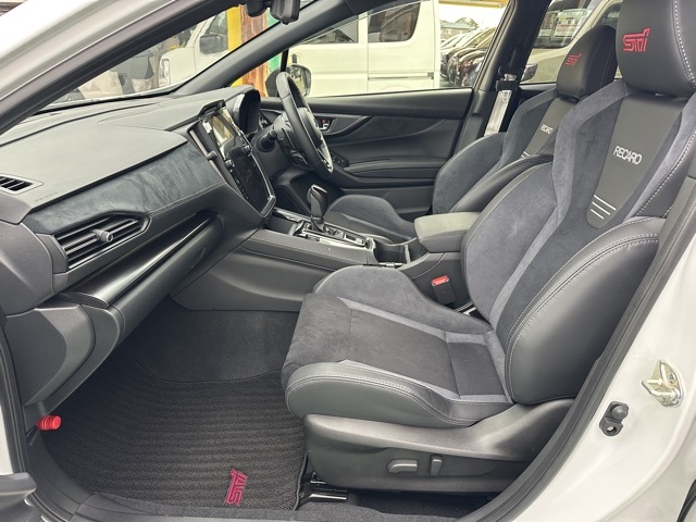 レヴォーグ(スバル)中古車 3