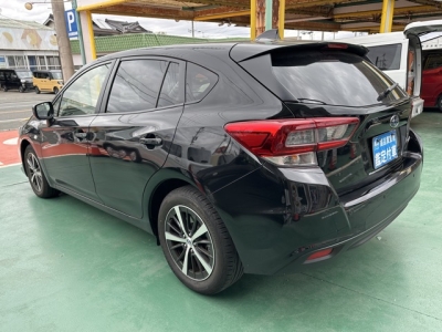 インプレッサスポーツ(スバル)中古車 後方