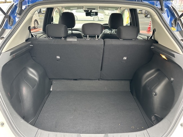 リーフ(ニッサン)中古車 8