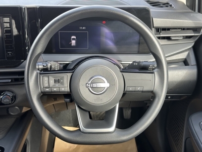 ノート(ニッサン)中古車 内外装写真
