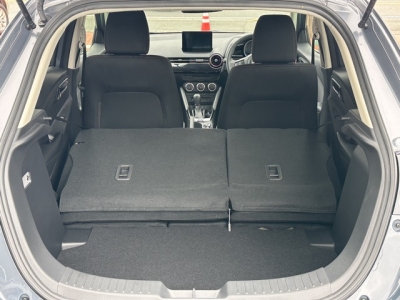 MAZDA2(マツダ)中古車 内外装写真他２