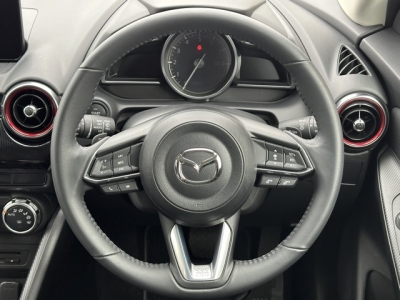 MAZDA2(マツダ)中古車 内外装写真