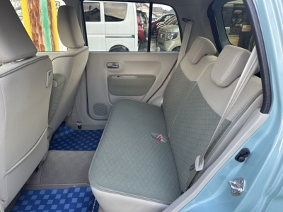 ラパン(スズキ)中古車 後席内装