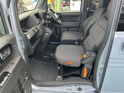 N-VAN(ホンダ)届出済未使用車 前席内装