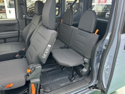 N-VAN(ホンダ)届出済未使用車 後席内装