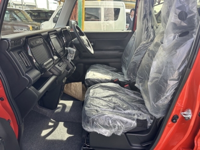 ハスラー(スズキ)届出済未使用車 前席内装