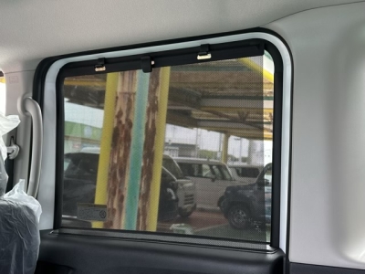 デリカミニ(三菱)届出済未使用車 内外装写真他２