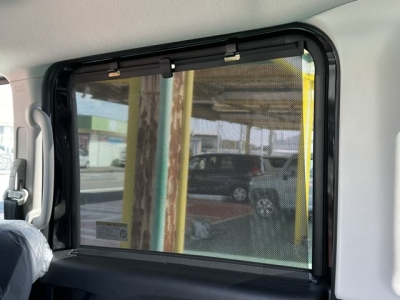 デリカミニ(三菱)届出済未使用車 内外装写真他２
