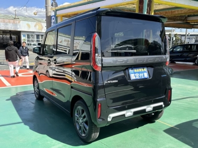 デリカミニ(三菱)届出済未使用車 後方