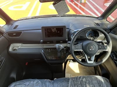 デリカミニ(三菱)届出済未使用車 内外装写真他